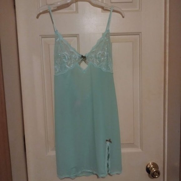 Vintage Victoria's Secret Light Blueish Green Chemise with Green Bows Size M 🌷 - Picture 3 of 7